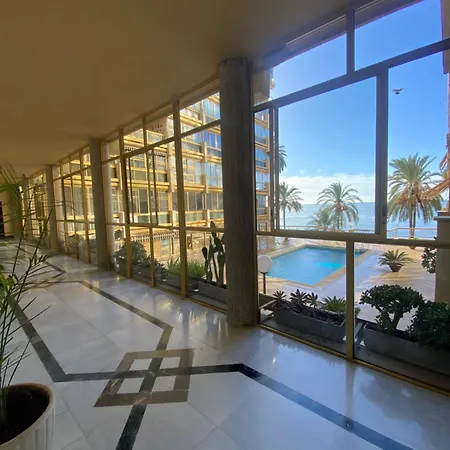 Beachfront Edificio Mayoral Primera Linea De Playa Y Centro Ciudad Con Barco Opcional ماربيا