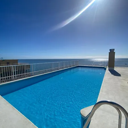 Front Edificio Mayoral Centro Ciudad Y Primera Linea Playa Muy Amplio Y Espacioso