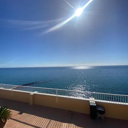 Beachfront Edificio Mayoral Primera Linea De Playa Y Centro Ciudad Con Barco Opcional ماربيا