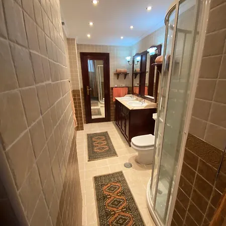 Front Edificio Mayoral Centro Ciudad Y Primera Linea Playa Muy Amplio Y Espacioso * 마르베야