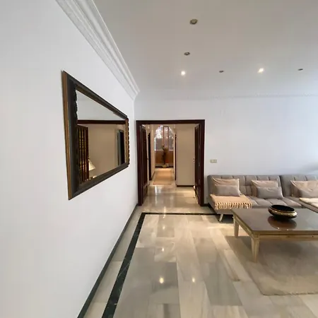 Front Edificio Mayoral Centro Ciudad Y Primera Linea Playa Muy Amplio Y Espacioso 아파트 마르베야