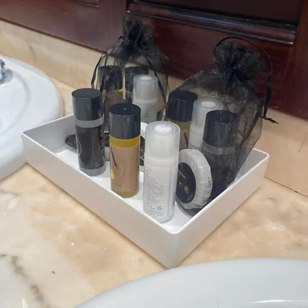 Front Edificio Mayoral Centro Ciudad Y Primera Linea Playa Muy Amplio Y Espacioso