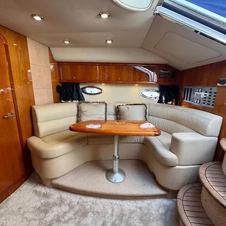 Front Edificio Mayoral Centro Ciudad Y Primera Linea Playa Muy Amplio Y Espacioso * מארבלה