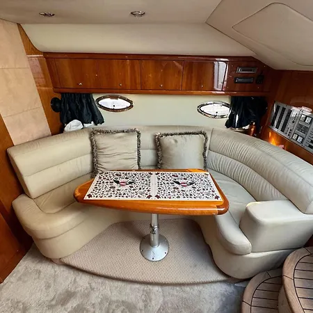 Front Edificio Mayoral Centro Ciudad Y Primera Linea Playa Muy Amplio Y Espacioso 아파트 마르베야