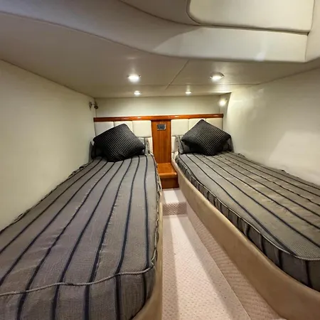 Front Edificio Mayoral Centro Ciudad Y Primera Linea Playa Muy Amplio Y Espacioso דירה