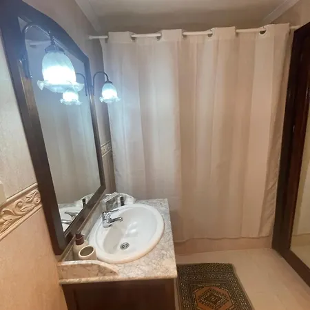 Front Edificio Mayoral Centro Ciudad Y Primera Linea Playa Muy Amplio Y Espacioso