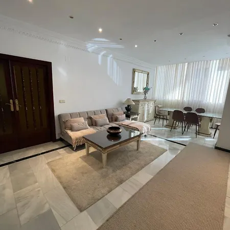 Front Edificio Mayoral Centro Ciudad Y Primera Linea Playa Muy Amplio Y Espacioso Appartement Marbella