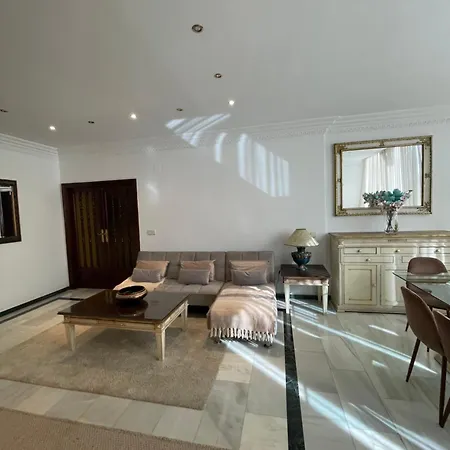 Front Edificio Mayoral Centro Ciudad Y Primera Linea Playa Muy Amplio Y Espacioso Appartement