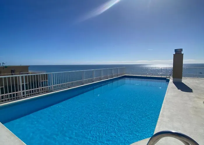 Front Edificio Mayoral Centro Ciudad Y Primera Linea Playa Muy Amplio Y Espacioso