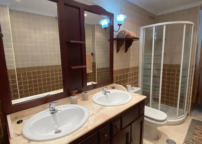 Front Edificio Mayoral Centro Ciudad Y Primera Linea Playa Muy Amplio Y Espacioso Марбелья