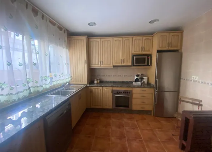 Front Edificio Mayoral Centro Ciudad Y Primera Linea Playa Muy Amplio Y Espacioso Апартаменти