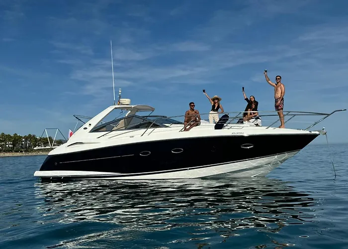 Front Edificio Mayoral Centro Ciudad Y Primera Linea Playa Muy Amplio Y Espacioso