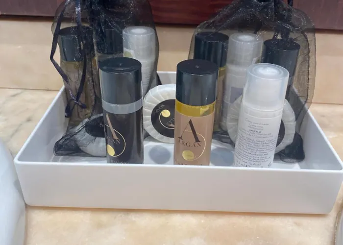 Front Edificio Mayoral Centro Ciudad Y Primera Linea Playa Muy Amplio Y Espacioso Appartement Marbella