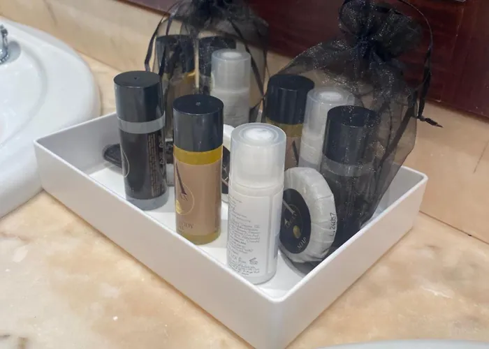 Front Edificio Mayoral Centro Ciudad Y Primera Linea Playa Muy Amplio Y Espacioso