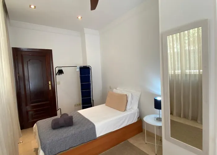 Front Edificio Mayoral Centro Ciudad Y Primera Linea Playa Muy Amplio Y Espacioso * Марбелья