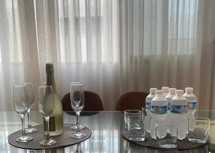 Front Edificio Mayoral Centro Ciudad Y Primera Linea Playa Muy Amplio Y Espacioso Appartement *