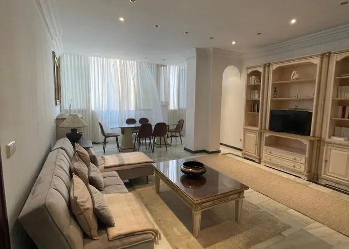 Front Edificio Mayoral Centro Ciudad Y Primera Linea Playa Muy Amplio Y Espacioso *