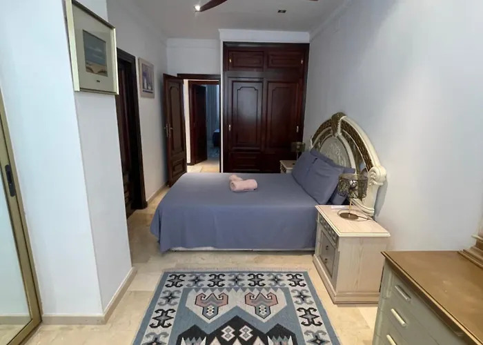 Front Edificio Mayoral Centro Ciudad Y Primera Linea Playa Muy Amplio Y Espacioso * Марбелья