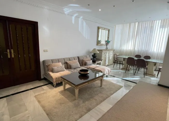 Front Edificio Mayoral Centro Ciudad Y Primera Linea Playa Muy Amplio Y Espacioso Appartement Marbella