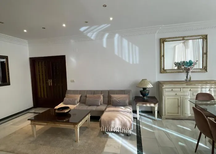 Front Edificio Mayoral Centro Ciudad Y Primera Linea Playa Muy Amplio Y Espacioso Appartement