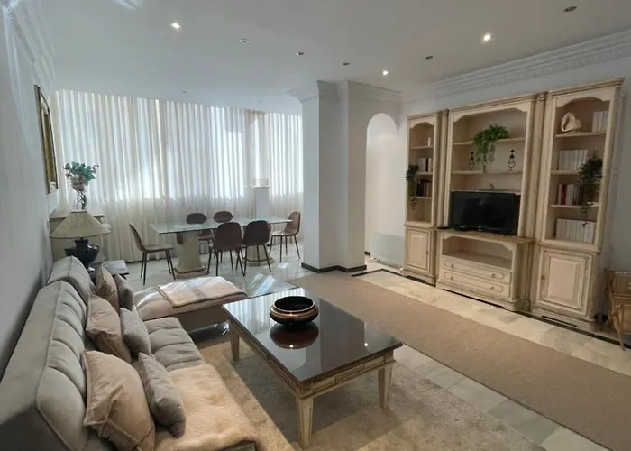 Front Edificio Mayoral Centro Ciudad Y Primera Linea Playa Muy Amplio Y Espacioso Appartement Marbella