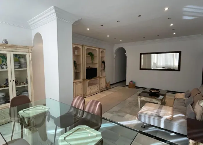 Front Edificio Mayoral Centro Ciudad Y Primera Linea Playa Muy Amplio Y Espacioso Appartement