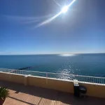 Front Edificio Mayoral Centro Ciudad Y Primera Linea Playa Muy Amplio Y Espacioso Μαρμπέλλα