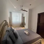 Front Edificio Mayoral Centro Ciudad Y Primera Linea Playa Muy Amplio Y Espacioso * Μαρμπέλλα