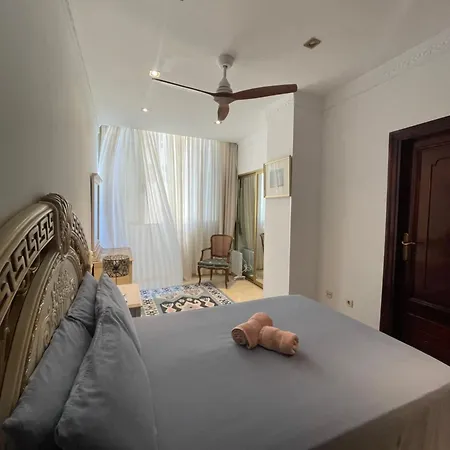 Front Edificio Mayoral Centro Ciudad Y Primera Linea Playa Muy Amplio Y Espacioso *